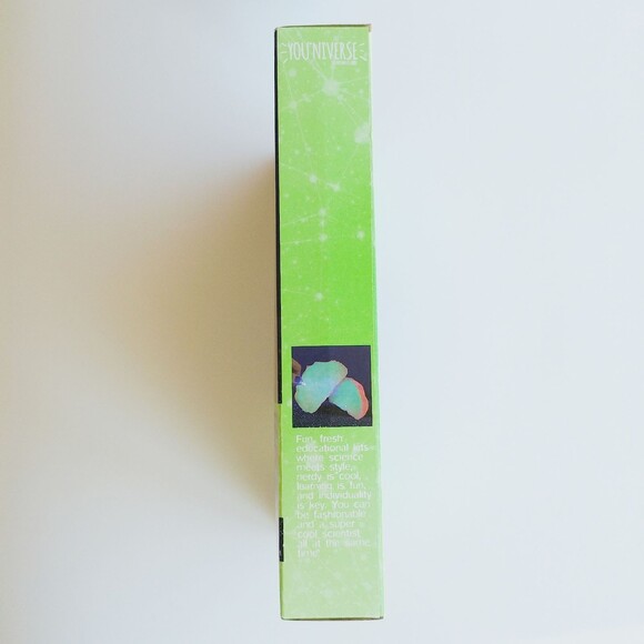 Grow Crystal Glowing Geode Kit - Picture 4 of 5